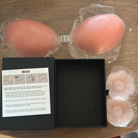 Seamless Adhesive Bra in Pink - Picture 4 of 4